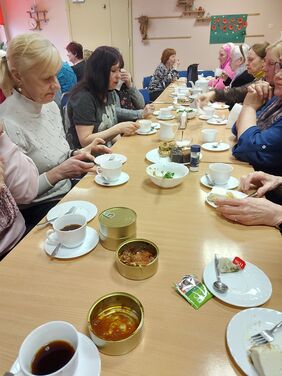 Tauri Tallermaa mälu koolitus Laimjalas, kohvipausi ajal rakendati Nasval õpitud teadmisi